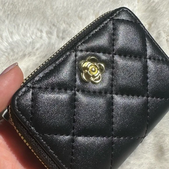 Elegant 2 Piece Black Quilted Women's Bag Set - Picture 10 of 13